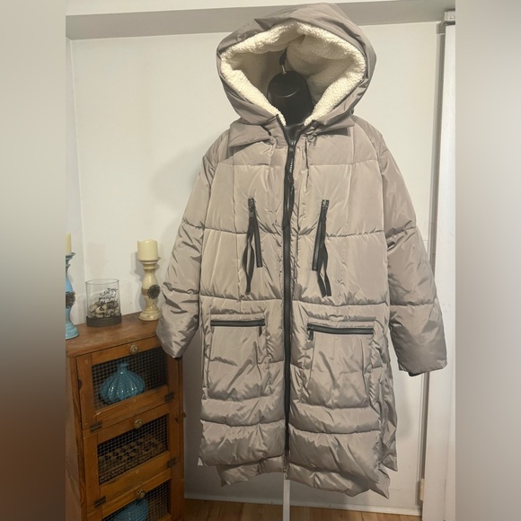 NWOT Gallery Faux Down Hood Utility Puffer Coat. Color: Lt. Sage. Size:Large - Picture 13 of 15